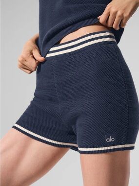 BNWT ALO Yoga Tennis Club Sweater Knit Hot Short Small